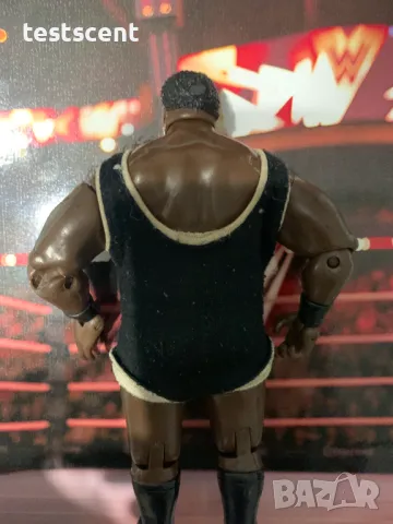 Екшън фигура WWE Mark Henry Марк Хенри WSM figure играчка Jakks, снимка 6 - Колекции - 48450372