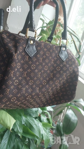 LV Чанта среден размер Две чанти, снимка 8 - Чанти - 51225873