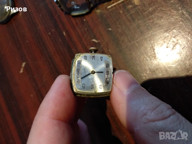 Дамски часовник Луч, снимка 3 - Антикварни и старинни предмети - 52502080