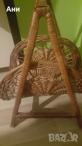 Ратанова поставка за вестници и списания