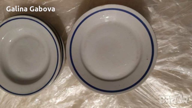 Порцеланови чинии със синя ивица, снимка 2 - Чинии - 29023458