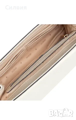 Дамска чанта Guess, снимка 4 - Чанти - 48919607
