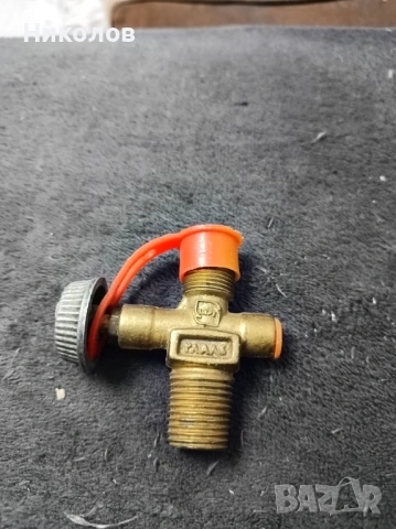 Кран за туристическа газова бутилка