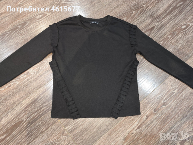 черна блузка , снимка 2 - Блузи с дълъг ръкав и пуловери - 53373210