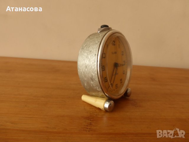 Будилник Слава с 2 крачета часовник, снимка 2 - Антикварни и старинни предмети - 43051530
