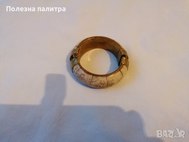 Дамска гривна месинг с ръчна гравюра върху кост, снимка 4 - Гривни - 43906735