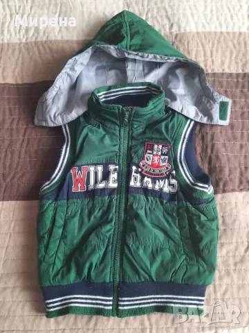 Ватирана грейка със сваляща се качулка за 4 годишно момче