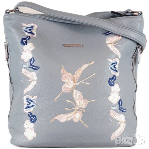 Нежна дамска чанта с флорална бродерия