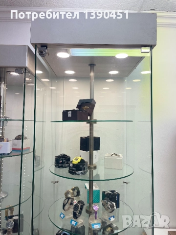 Стъклени витрини за часовници и бижута и въртяща се витрина