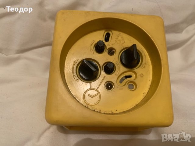 часовник, снимка 2 - Стенни часовници - 44088112