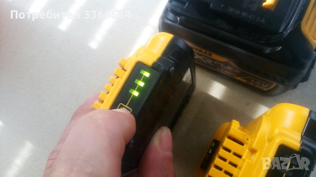 Батерия dewalt dcb183 /18v/2.0ah и Flex volt dcb546  Зарядно dcb112, снимка 2 - Винтоверти - 41359285