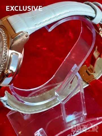 Луксозен часовник с 2 лица и камъни сваровски - Лимитирана серия!, снимка 9 - Дамски - 43437270