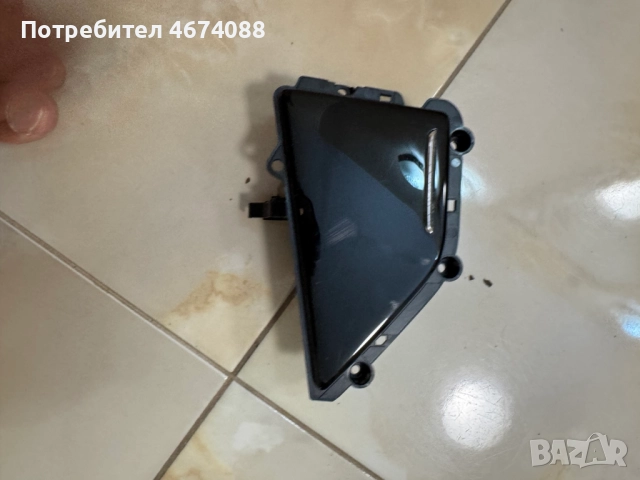 Пепелник на задна дясна врата на Ауди Audi A8 D4 4H само за 100лв. 4h0857406 0423.311, снимка 3 - Части - 52743414