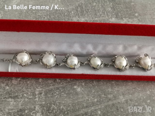 Гривни с перли в луксозна кутия, снимка 6 - Гривни - 34878679