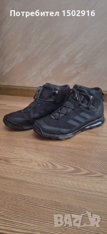 Мъжки зимни adidas gore tex изключително запазени размер 42 2/3.За повече информация на лично. 