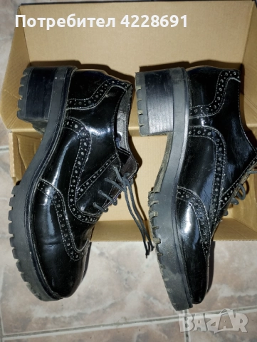 Продавам два чифта дамски обувки и кожени ботуши , снимка 2 - Дамски ежедневни обувки - 52450930