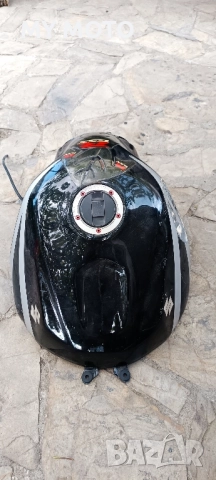 резервоар Suzuki GSXR 1000 K3 K4, снимка 6 - Части - 51615435