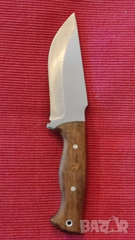 Ръчно изработен ловджийски, касапски нож. 