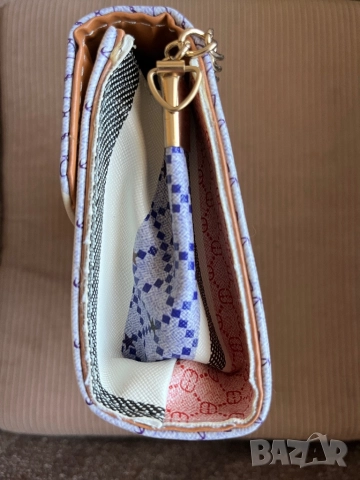 Дамска чанта, снимка 2 - Чанти - 51570488