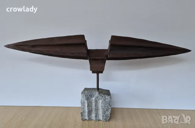 Яне Гаджев Сечение 2024 година модерна стилна и с излъчване творба