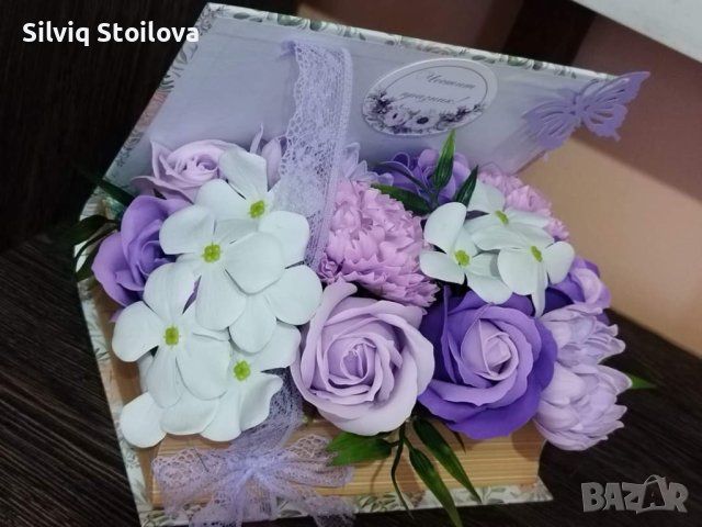 Кутия книга със сапунени цветя, снимка 4 - Подаръци за жени - 40305124