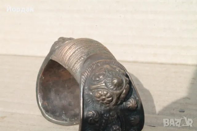 Възрожденска сребърна гривна рогатка, снимка 2 - Антикварни и старинни предмети - 49131319