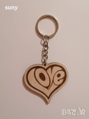 Дървен ключодържател Love, снимка 1 - Романтични подаръци - 43990827