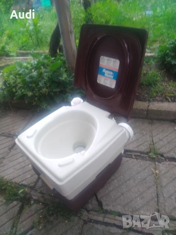 Преносима химическа  тоалетна за каравана, кемпер, къмпинг, лодка, вила и др.  Марка: PORTA POTTI 44