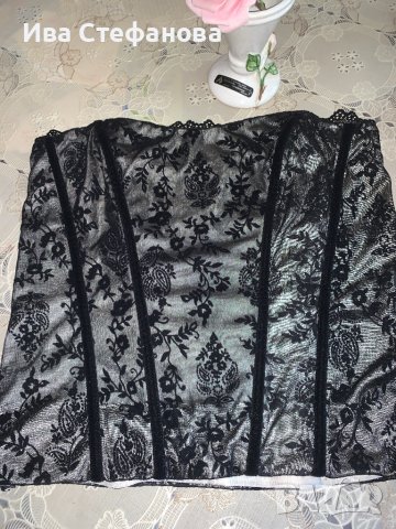 Страхотен черен корсет NEXT   тюл дантела с подплата флорален десен с дискретен брокат , снимка 4 - Корсети, бюстиета, топове - 36998557