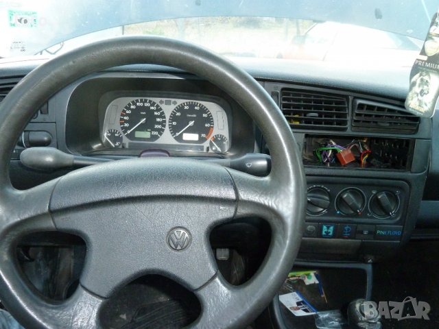 VW Golf 1.6, снимка 3 - Автомобили и джипове - 38221033