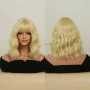 Златисто руса вълнообразна перука с бретон - 40 см, снимка 2