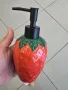 дозатори и сапунерки ягода, снимка 3