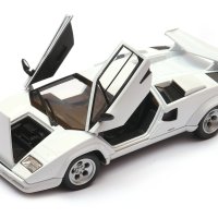 Lamborghini Countach LP 500 S - мащаб 1:24 на Welly моделът е нов в кутия, снимка 3 - Колекции - 43624382
