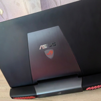 Asus ROG Геймърски лаптоп , снимка 2 - Лаптопи за игри - 44876408