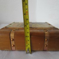 Стара дървена кутия с форма на книга, снимка 4 - Други ценни предмети - 32363528