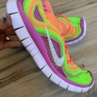 Оригинални цветни маратонки Nike Wmns Flyknit+! 40,5 н, снимка 1 - Маратонки - 43910547