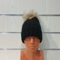 Нова зимна шапка в черен цвят с помпон/пух, снимка 9 - Шапки - 35512585