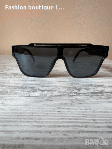 Черни слънчеви очила със златна лента 😎, снимка 1