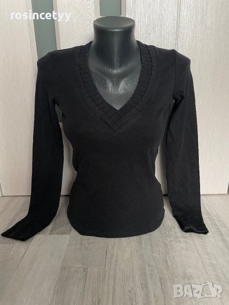 Черна блуза в-деколте, снимка 1