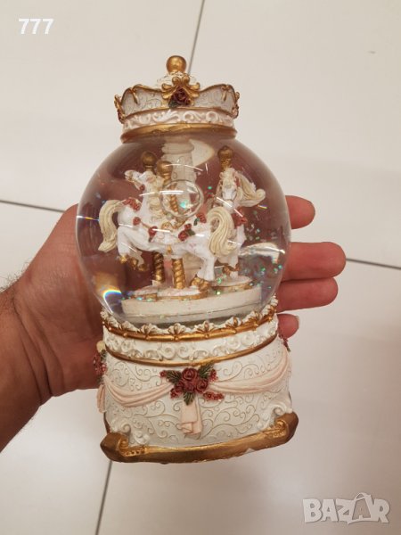 Музикално въртящо  преспапие, снимка 1