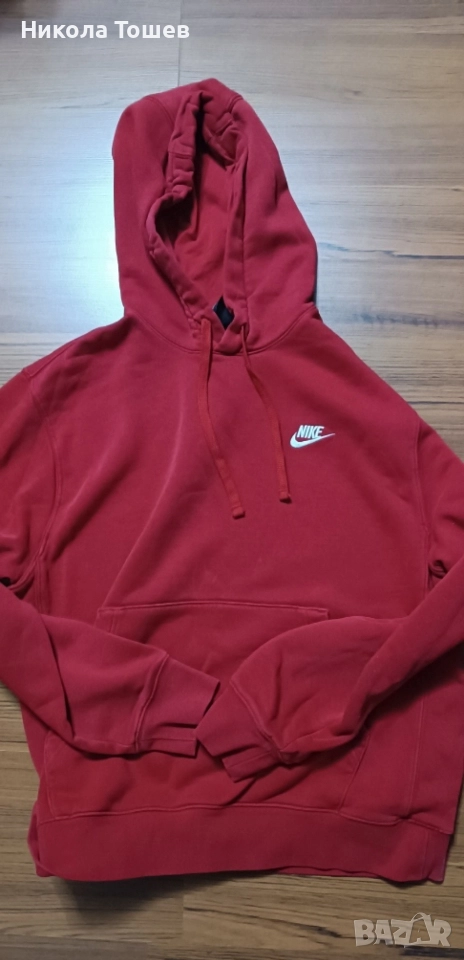 Продавам червено худи на Nike, снимка 1