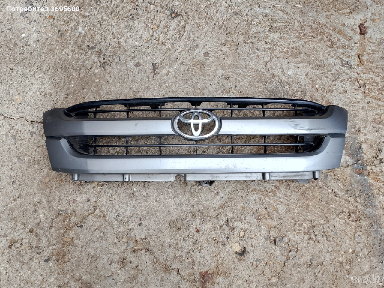 Решетка Toyota Hilux Тойота Хайлукс, снимка 1