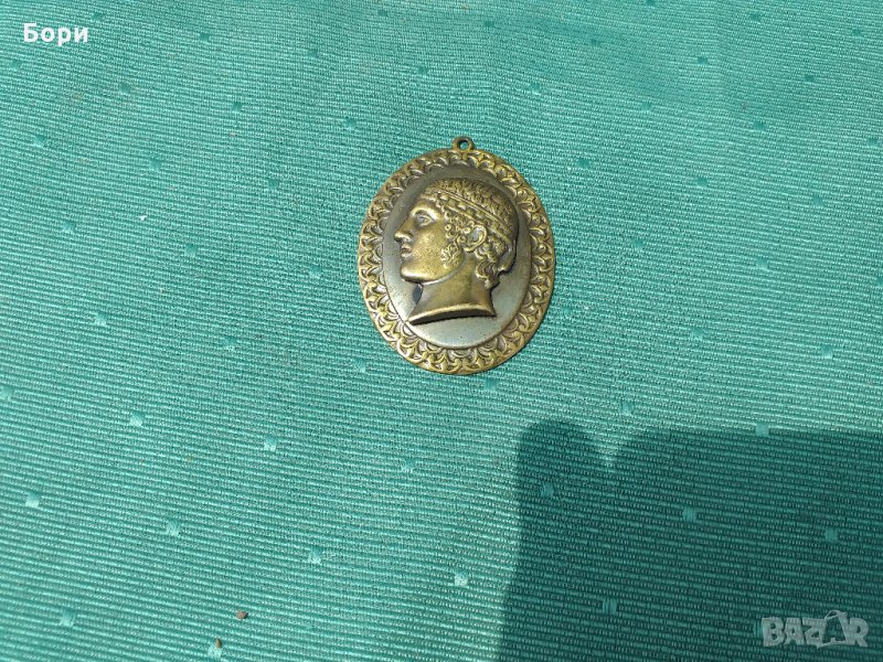 Медальон брошка украшение, снимка 1