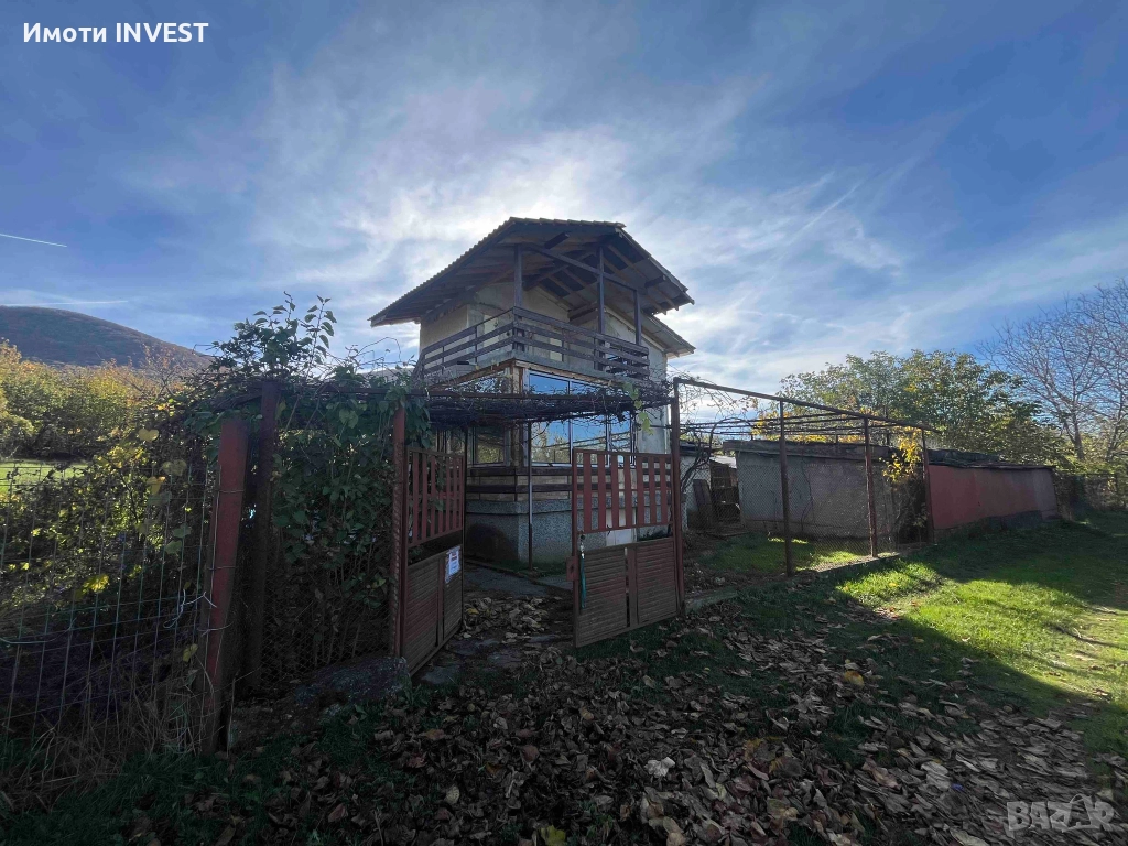 Двуетажна вила с ток и вода в м-т Кованлъка спирка "Момина чешма", снимка 1