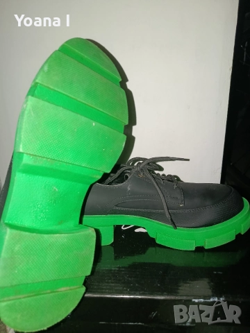 Дамски обувки с масивна зелена подметка , снимка 3 - Дамски ежедневни обувки - 52595541