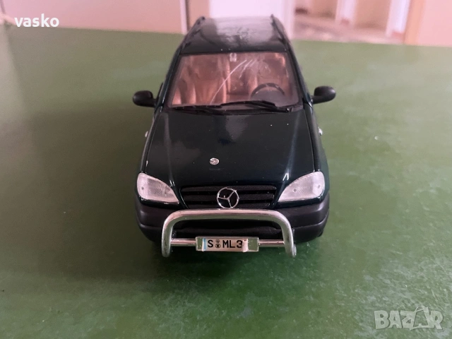 MAISTO 1:18 Mercedes ML, снимка 3 - Колекции - 53413935