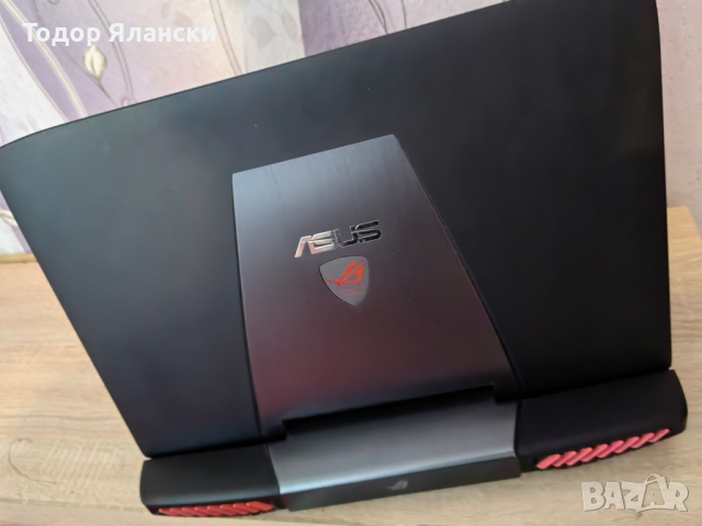 Asus ROG Геймърски лаптоп , снимка 2 - Лаптопи за игри - 44876408