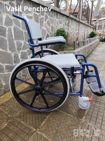 Инвалиден стол за баня и тоалетна