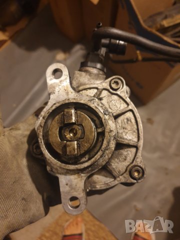 Дебитомер и вакуум помпа Рено 1.9ДЦИ 120 vakuum vakum pompa reno renault 1.9dci , снимка 4 - Части - 29940368