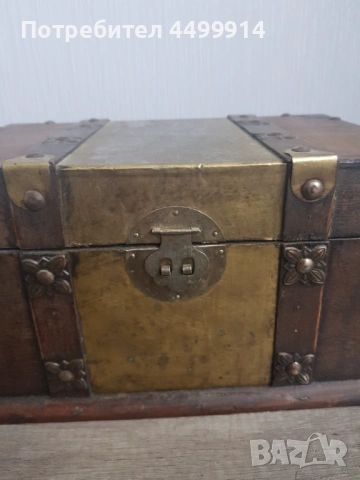 Стара дървена кутия с бронзов обков, снимка 2 - Други ценни предмети - 53412592